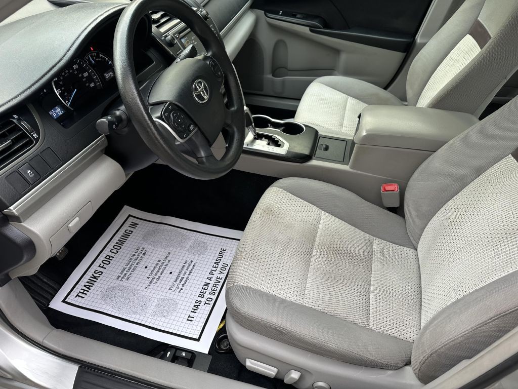 2012 Toyota Camry Image 7