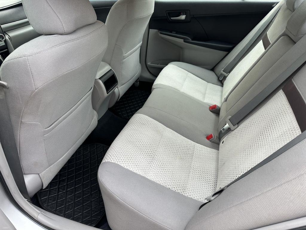 2012 Toyota Camry Image 8