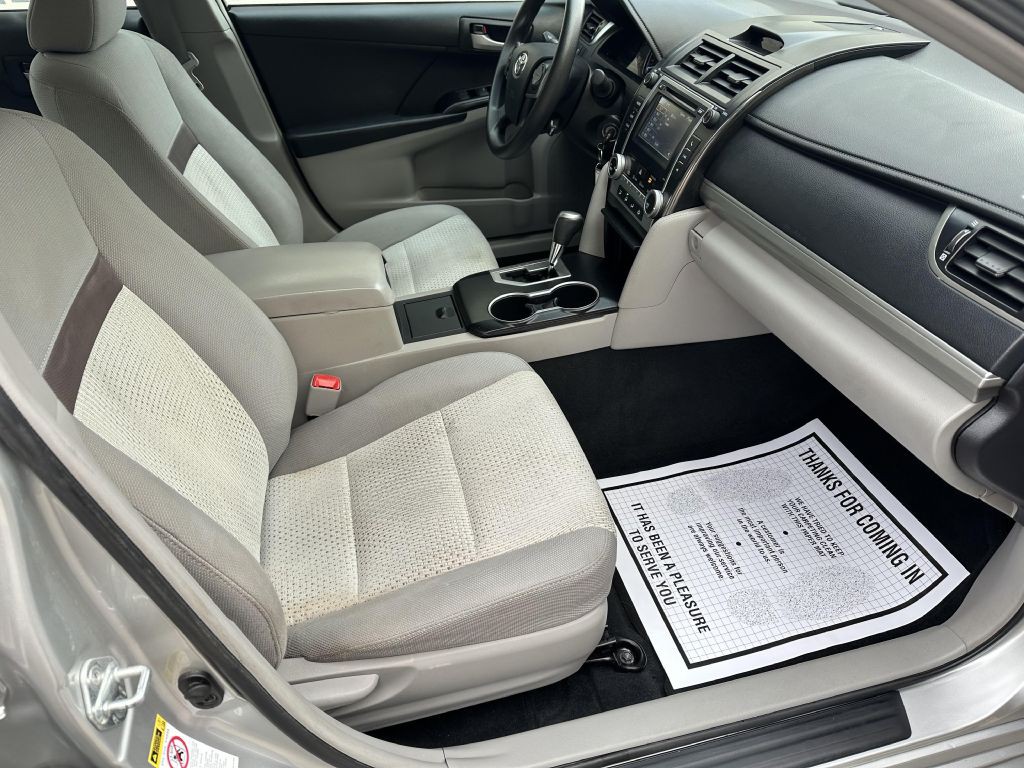 2012 Toyota Camry Image 9