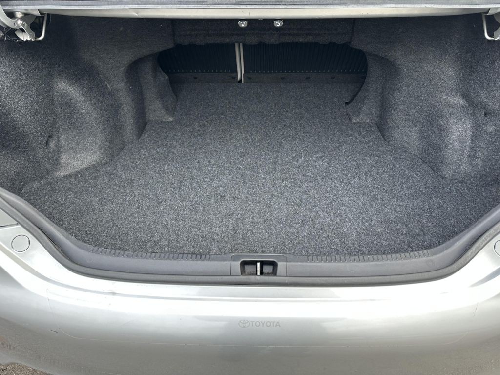 2012 Toyota Camry Image 12