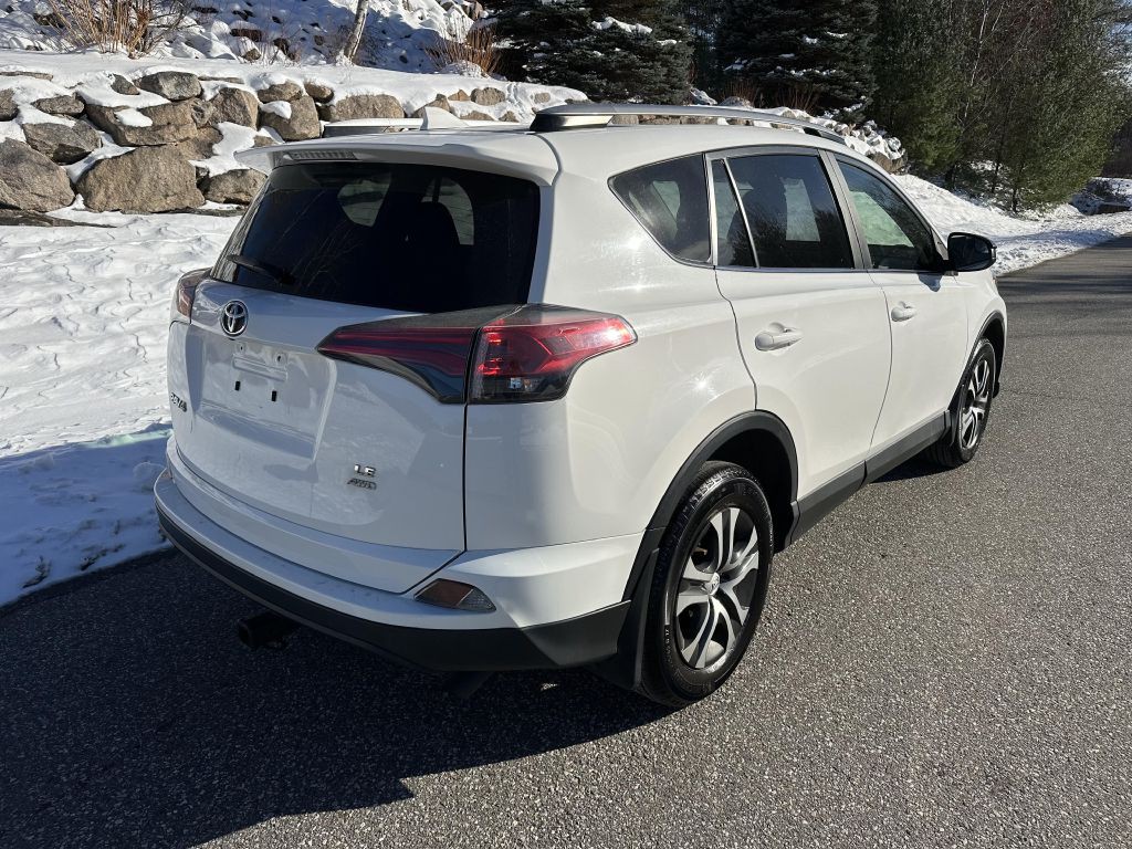 2017 Toyota Rav4 Image 3