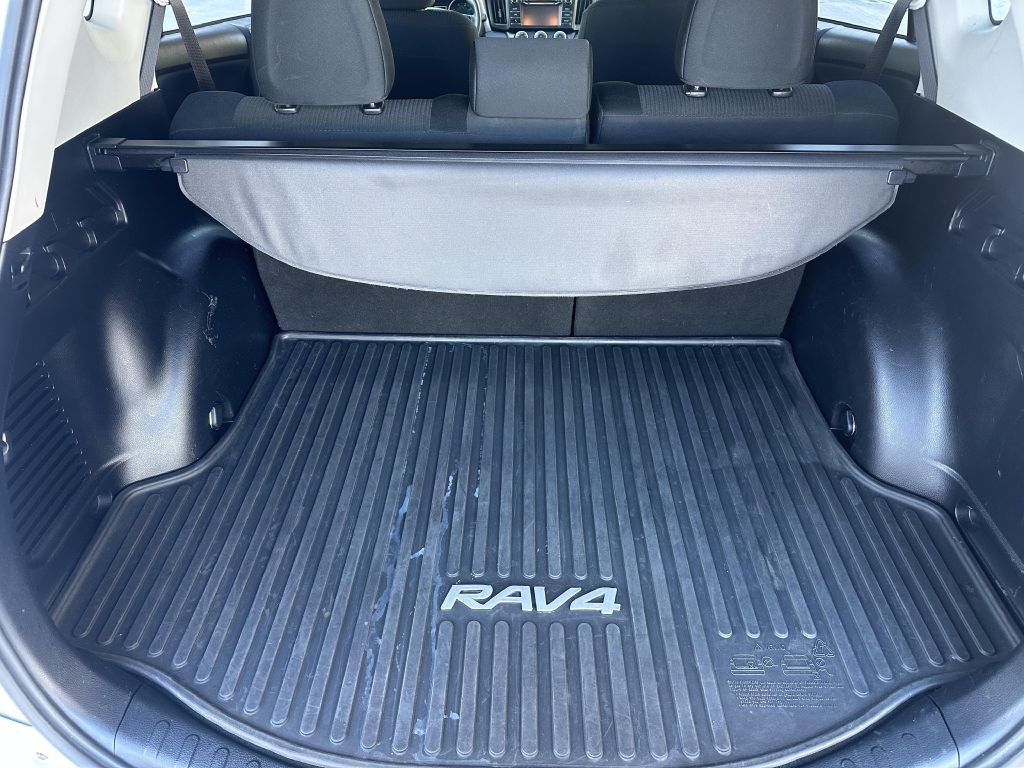 2017 Toyota Rav4 Image 12