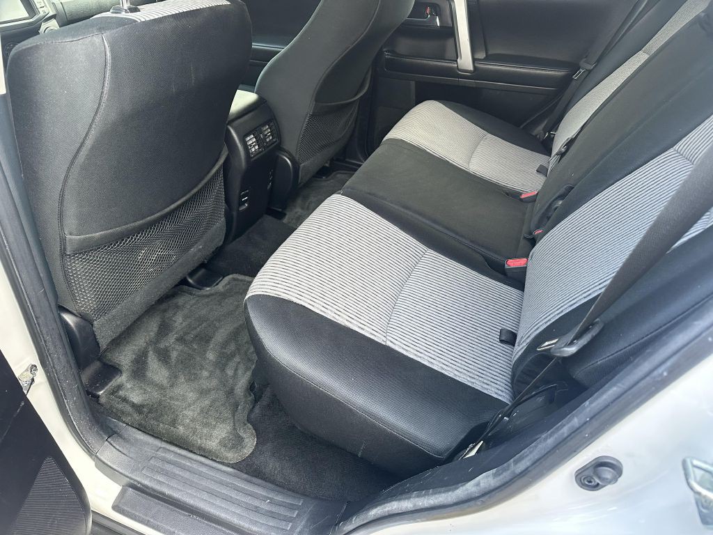 2015 Toyota 4Runner Image 8