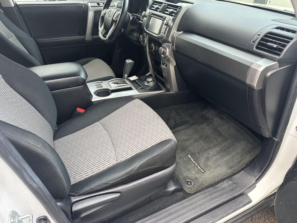 2015 Toyota 4Runner Image 9