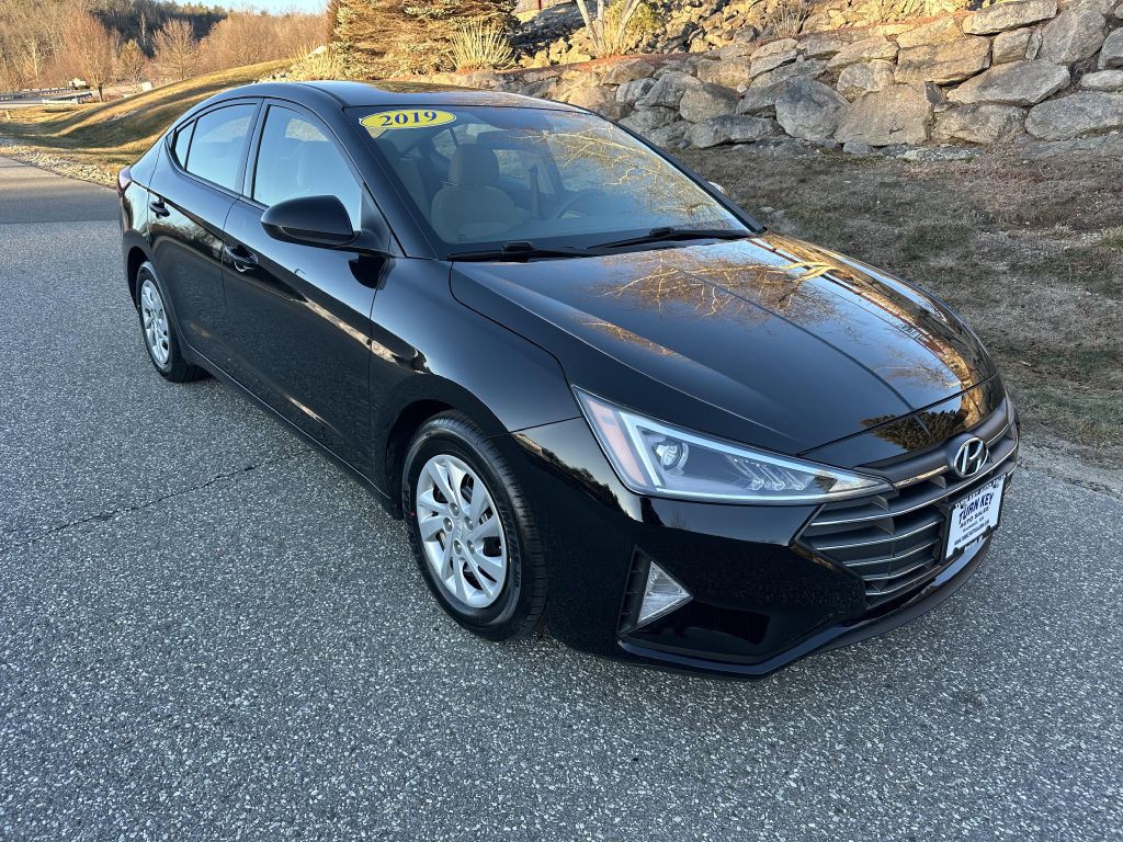 2019 Hyundai Elantra Image 1