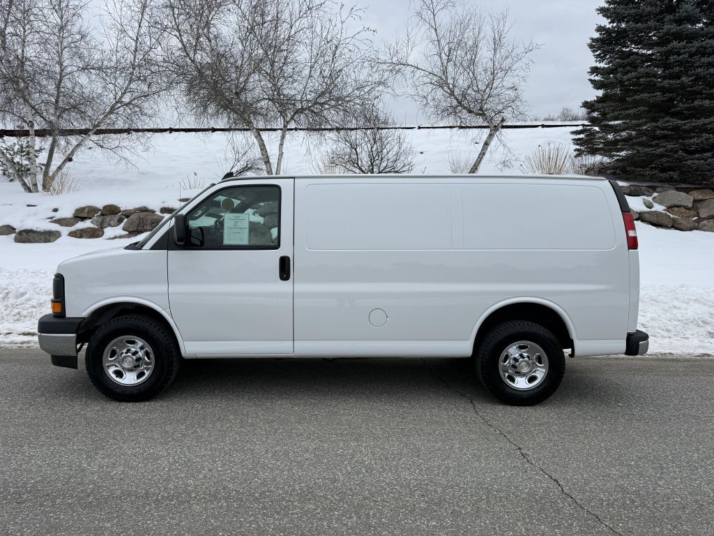 2017 Chevrolet Express Image 5
