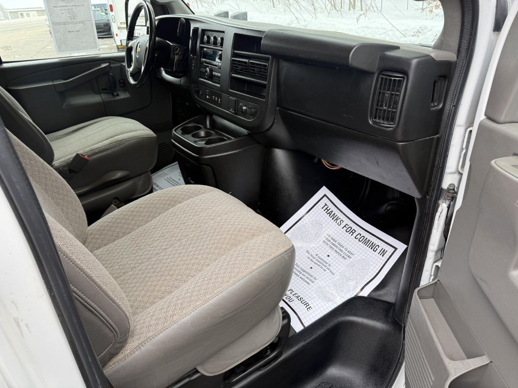 2017 Chevrolet Express Image 8