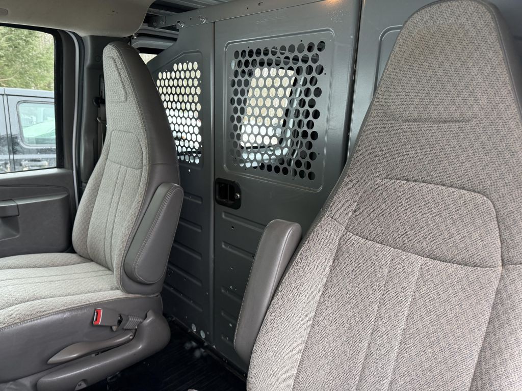 2017 Chevrolet Express Image 9
