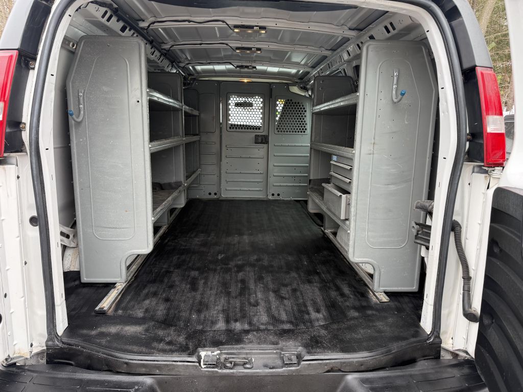 2017 Chevrolet Express Image 11