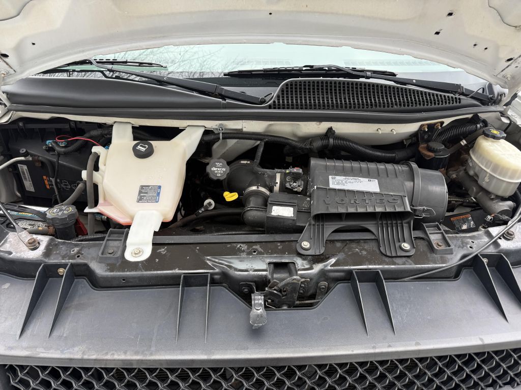 2017 Chevrolet Express Image 12