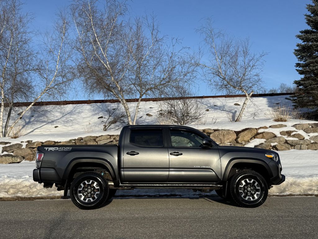 2020 Toyota Tacoma Image 2