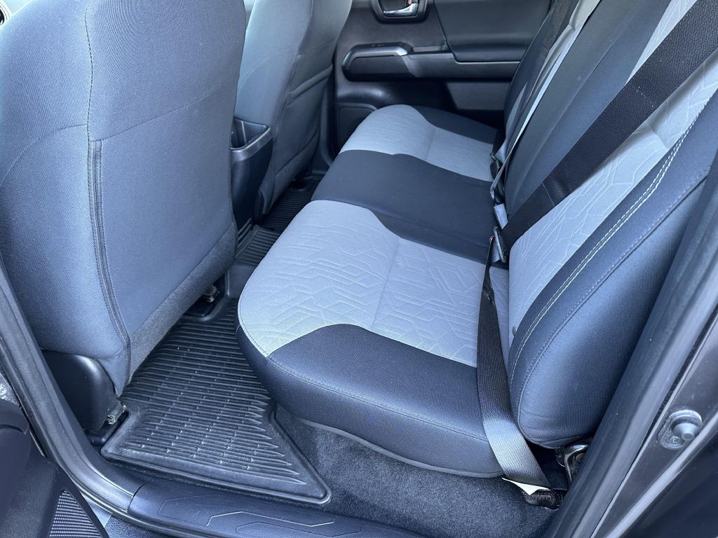 2020 Toyota Tacoma Image 8