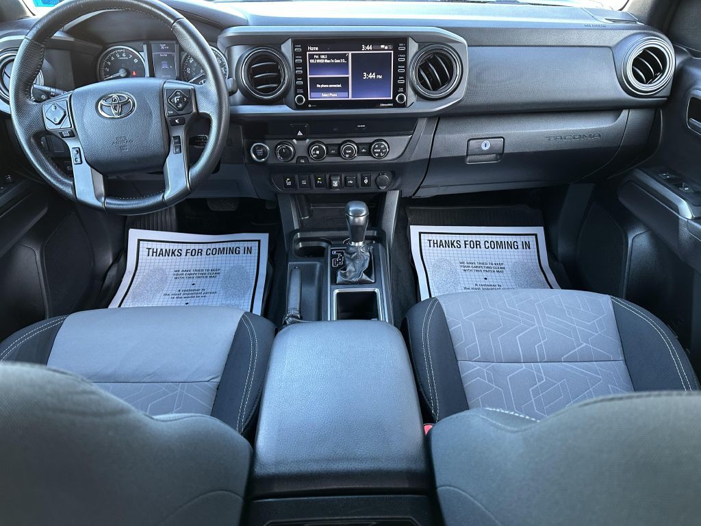 2020 Toyota Tacoma Image 11