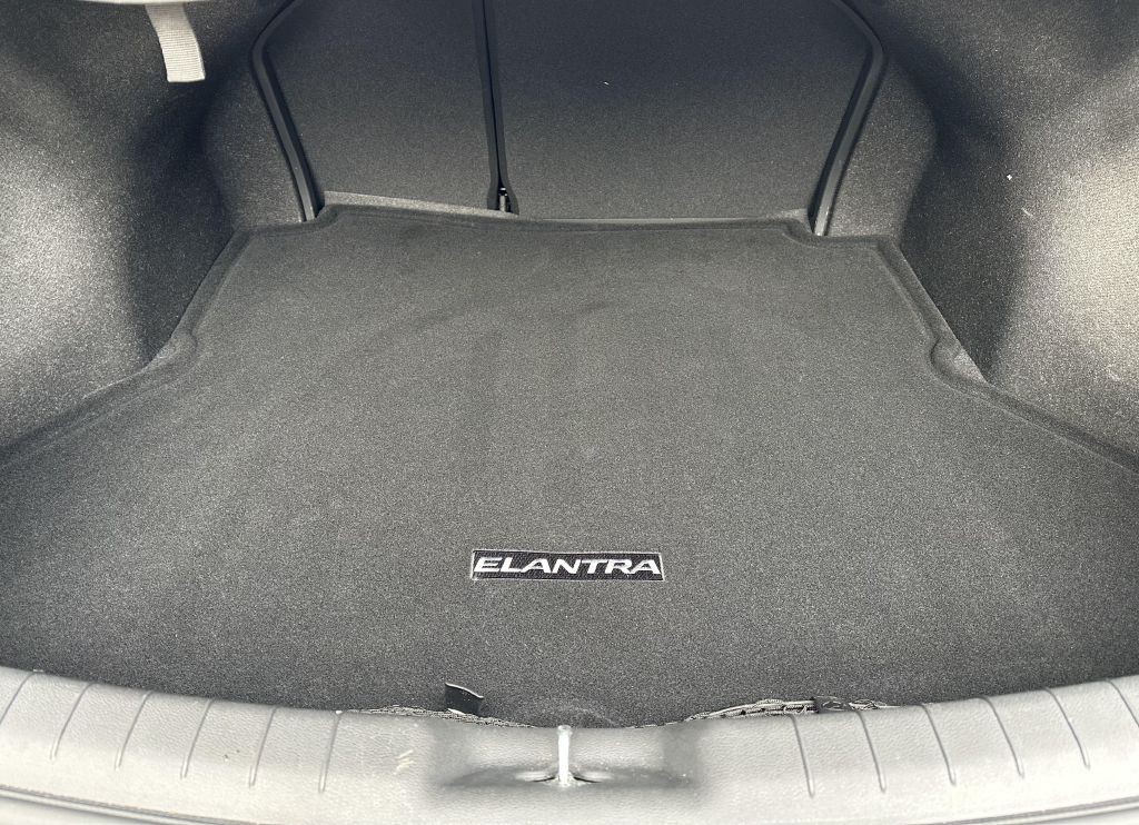 2020 Hyundai Elantra Image 12