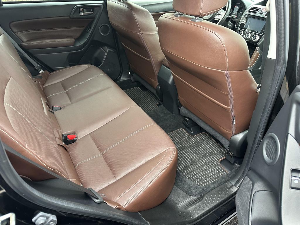 2017 Subaru Forester Image 10
