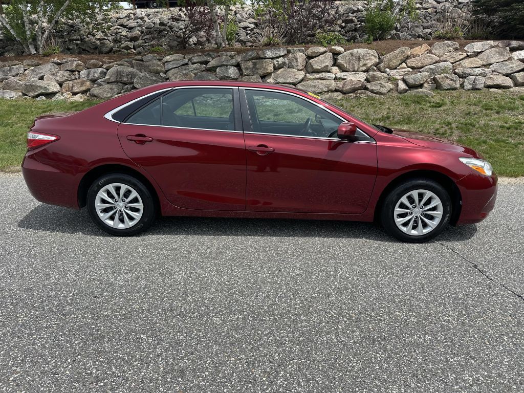 2016 Toyota Camry Image 2