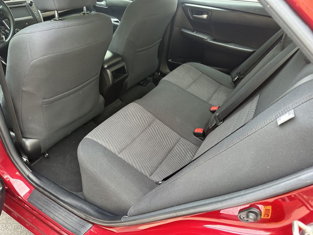 2016 Toyota Camry Image 8