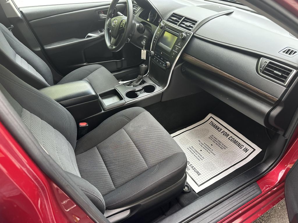 2016 Toyota Camry Image 9