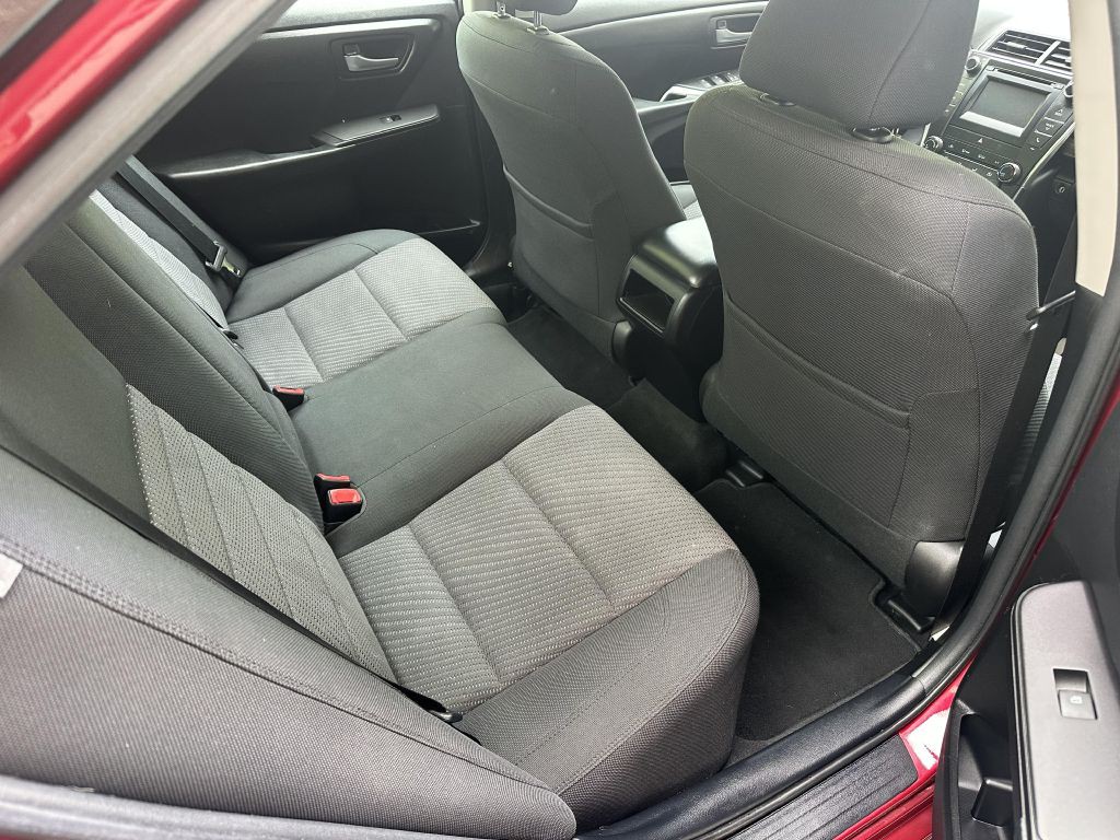 2016 Toyota Camry Image 10