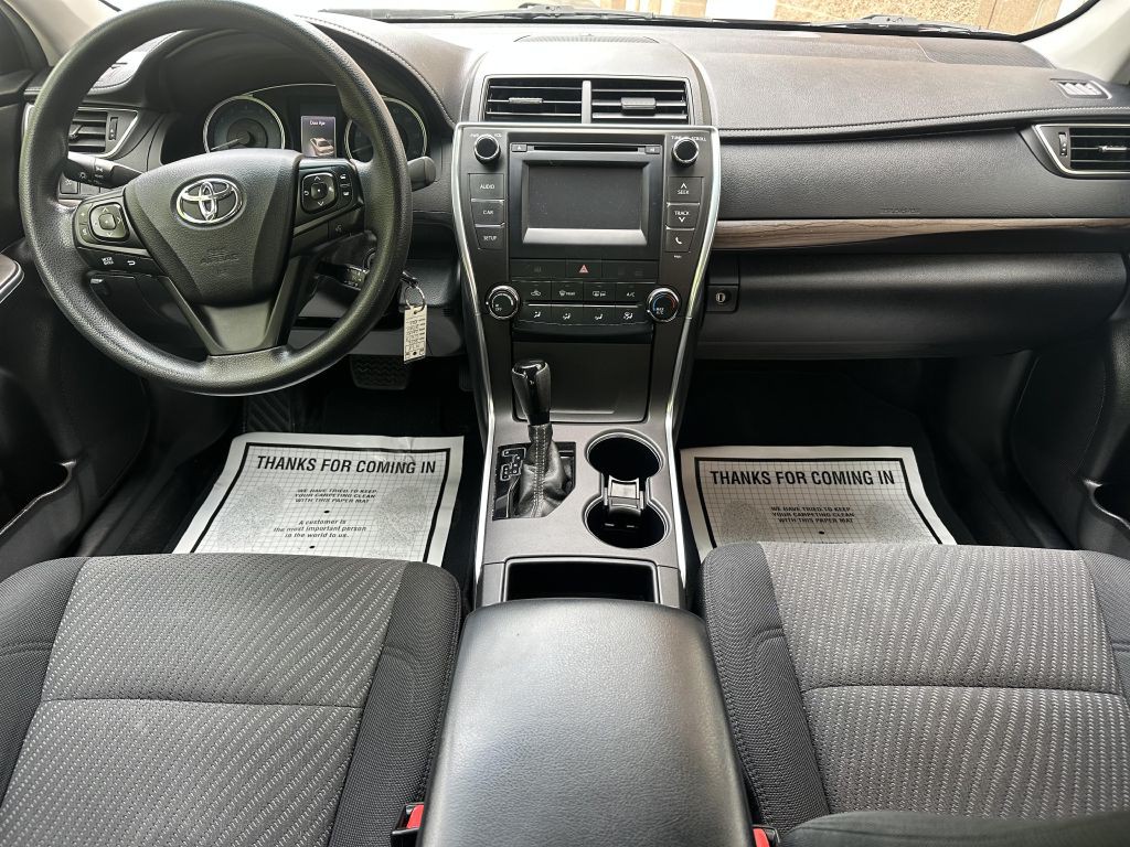 2016 Toyota Camry Image 11