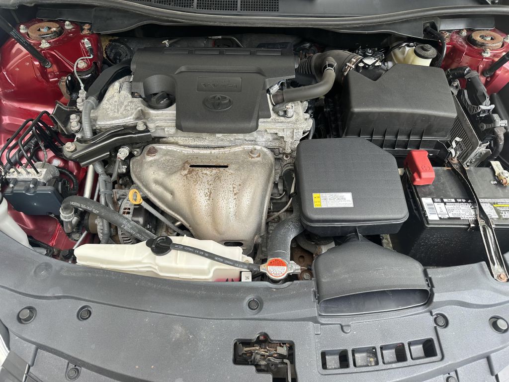 2016 Toyota Camry Image 13