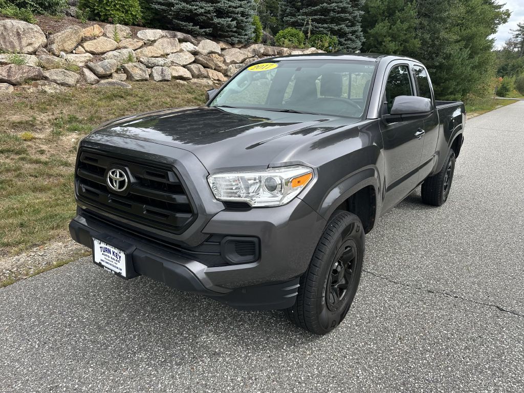 2017 Toyota Tacoma Image 4