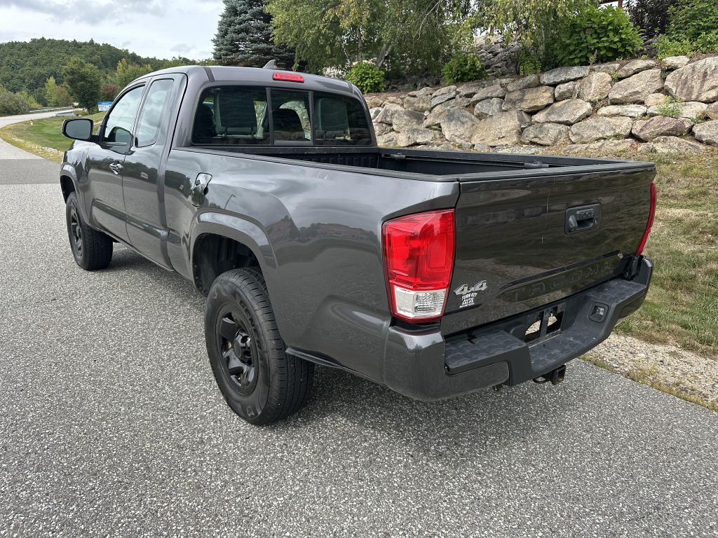 2017 Toyota Tacoma Image 6