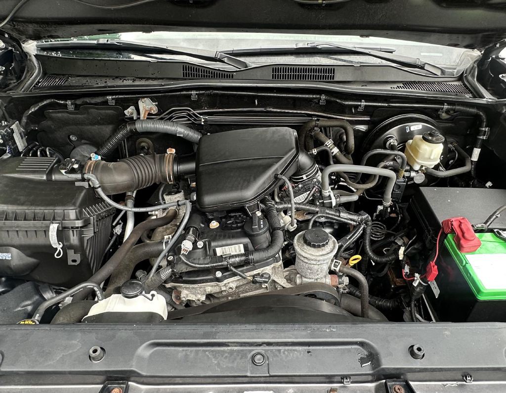 2017 Toyota Tacoma Image 13