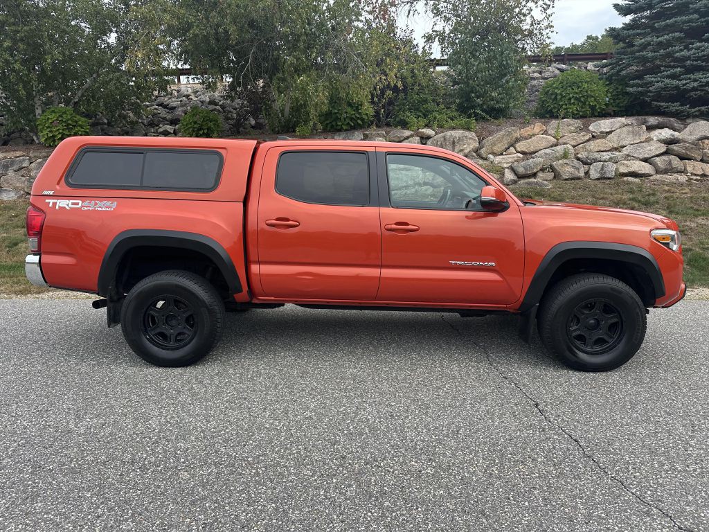 2016 Toyota Tacoma Image 2