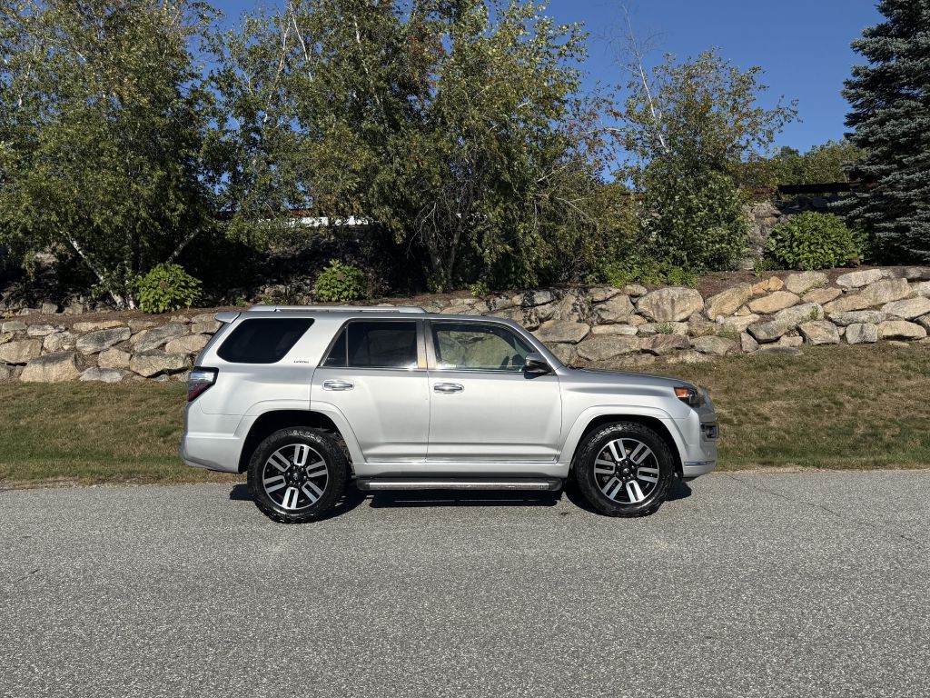 2015 Toyota 4Runner Image 2