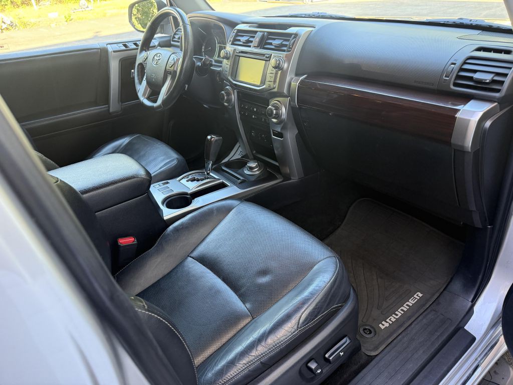 2015 Toyota 4Runner Image 9