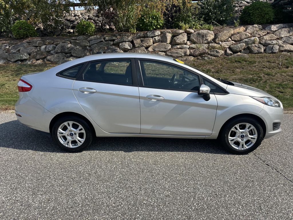 2016 Ford Fiesta Image 2