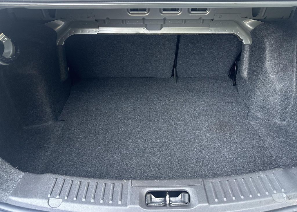 2016 Ford Fiesta Image 12