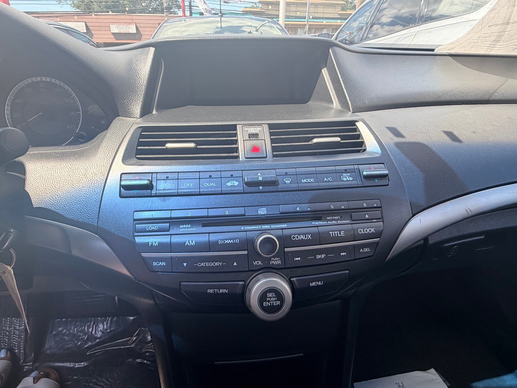 2009 Honda Accord Image 11