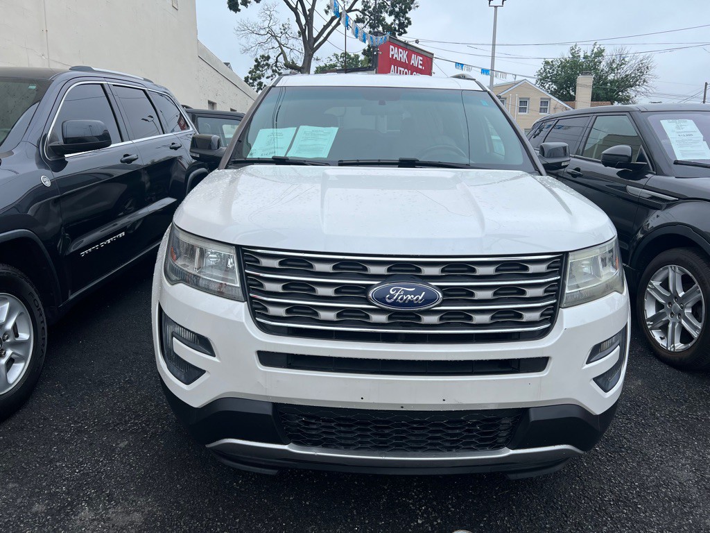 2016 Ford Explorer Image 2