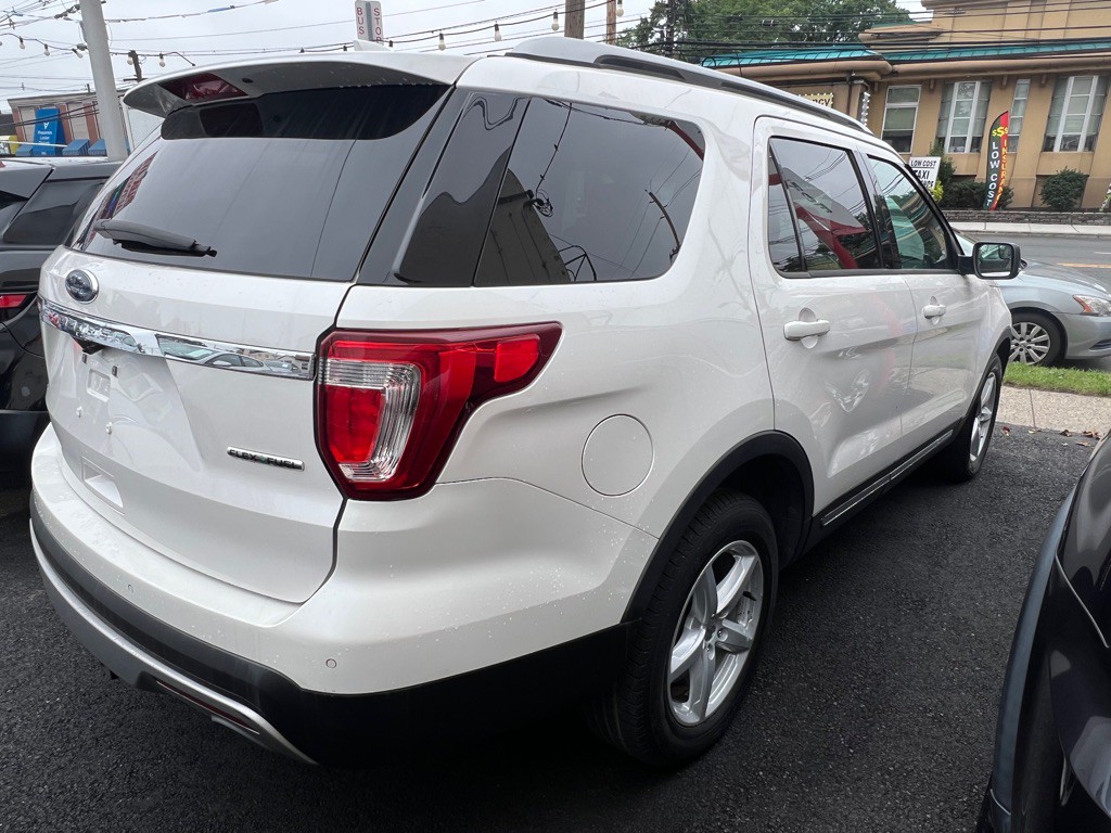 2016 Ford Explorer Image 6