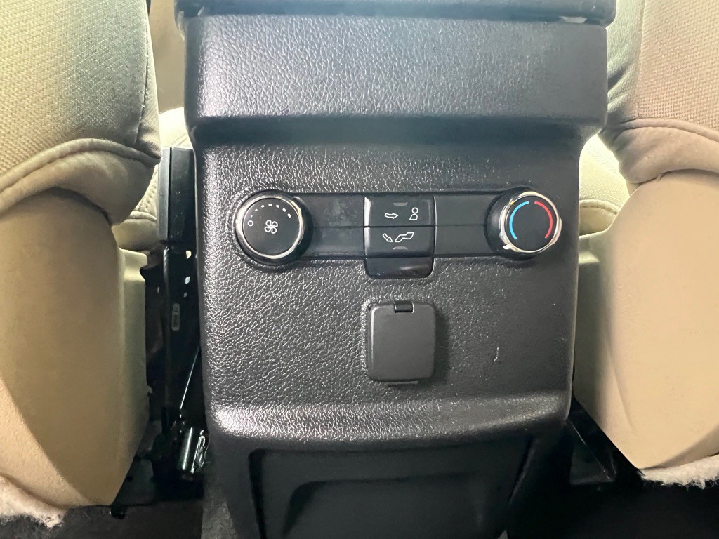 2016 Ford Explorer Image 12