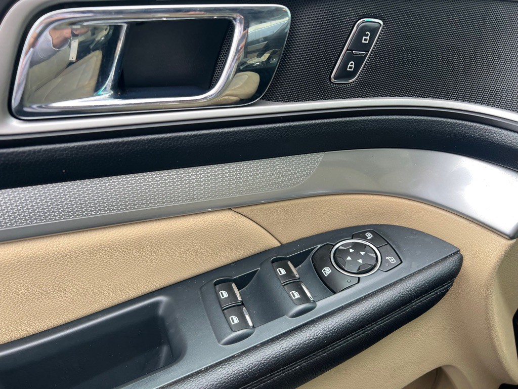 2016 Ford Explorer Image 15