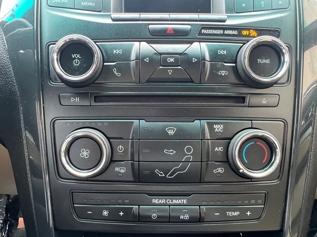 2016 Ford Explorer Image 25