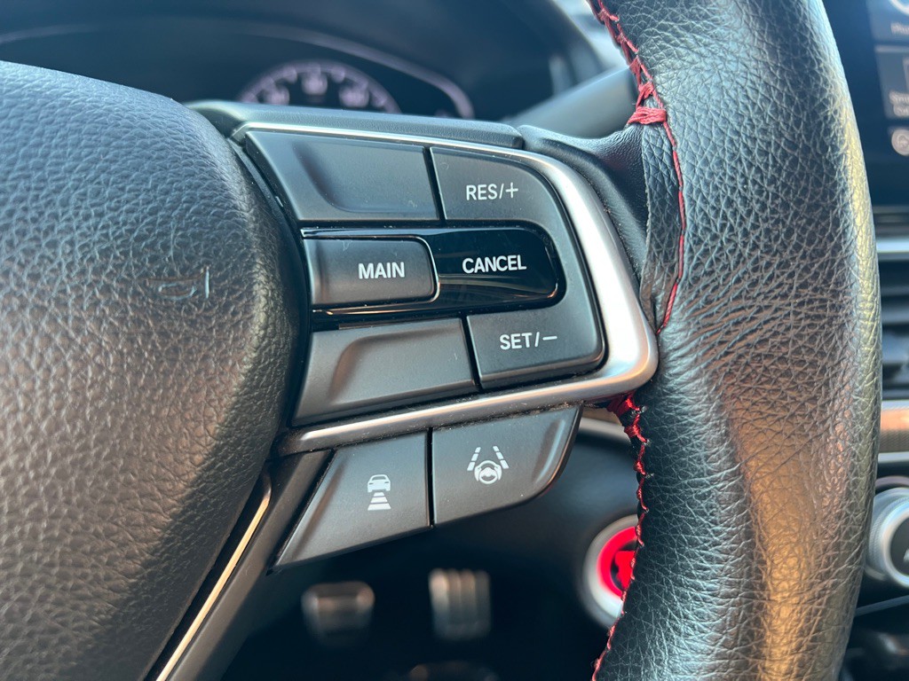 2018 Honda Accord Image 16