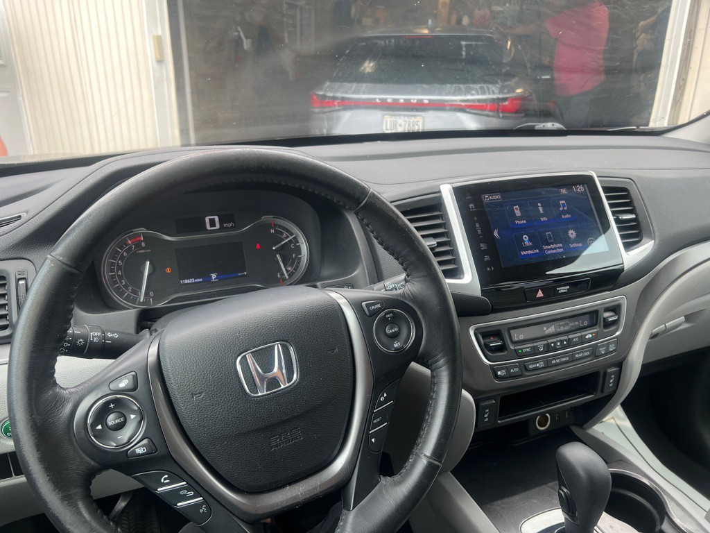 2017 Honda Pilot Image 16