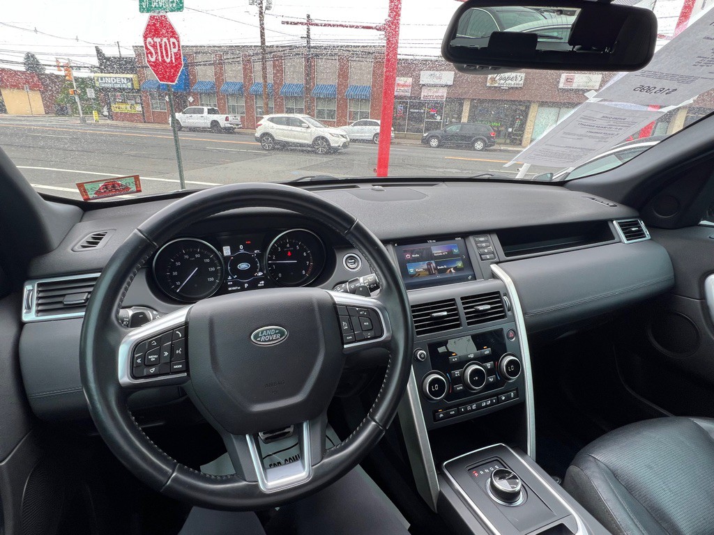 2017 Land Rover Discovery Sport Image 16