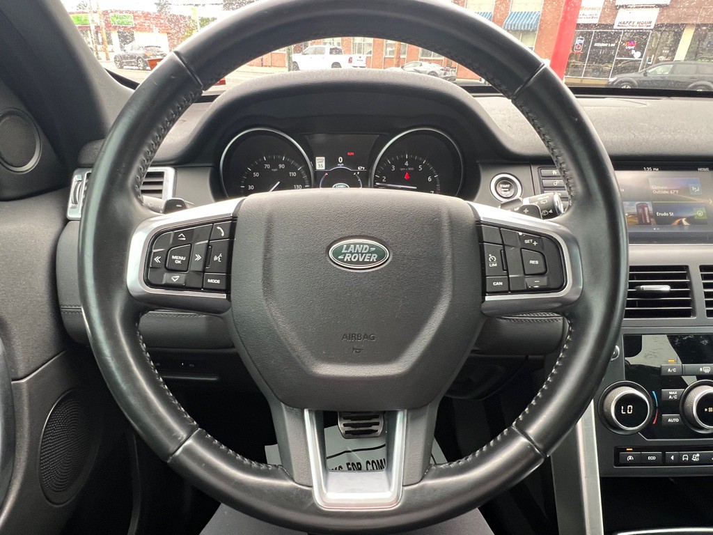 2017 Land Rover Discovery Sport Image 18