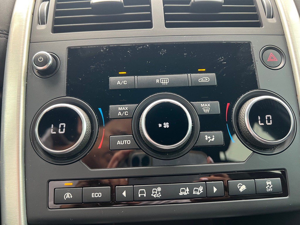 2017 Land Rover Discovery Sport Image 26