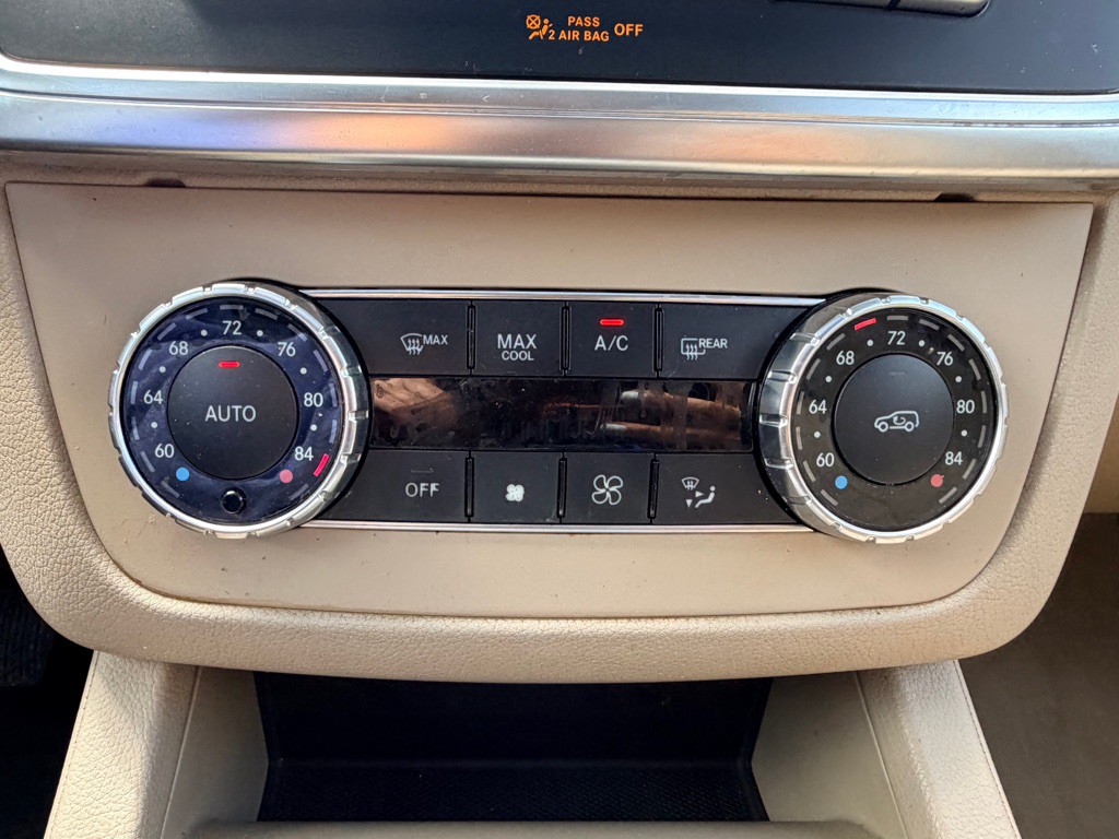 2016 Mercedes-Benz GL-Class Image 29
