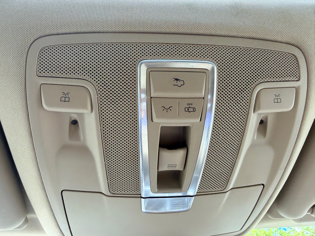 2016 Mercedes-Benz GL-Class Image 32