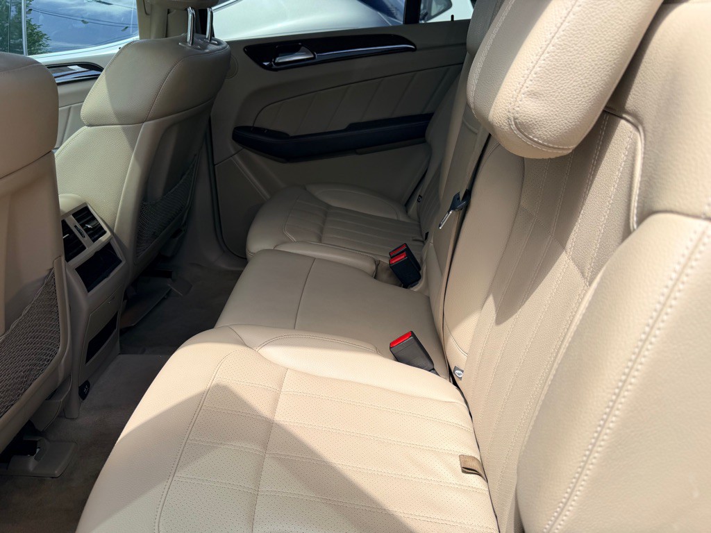 2016 Mercedes-Benz GL-Class Image 48