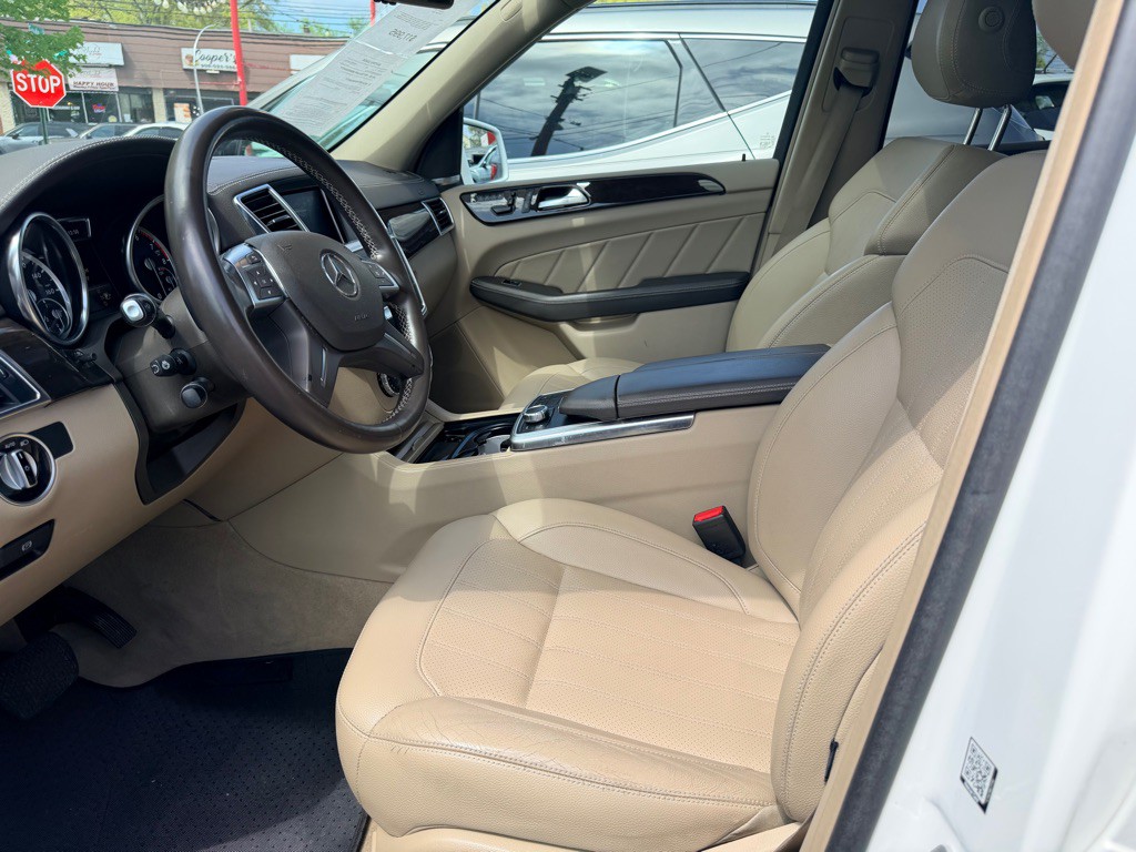 2016 Mercedes-Benz GL-Class Image 49
