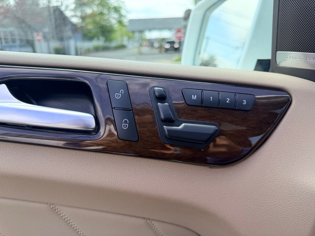 2016 Mercedes-Benz GL-Class Image 50