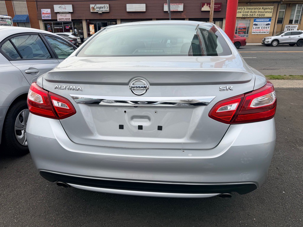 2016 Nissan Altima Image 4
